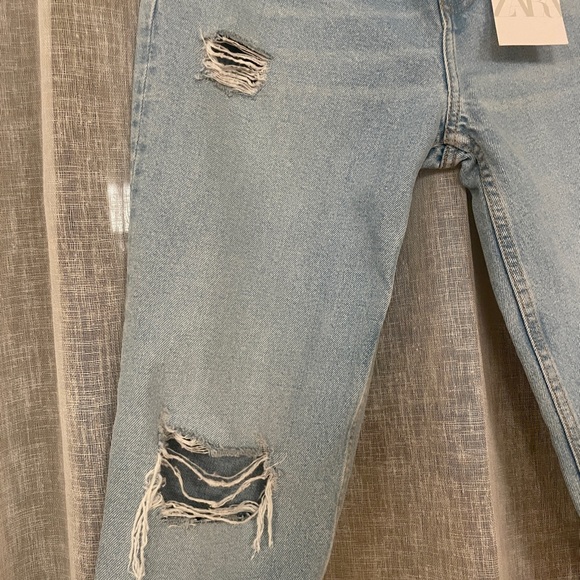 Zara Classic Mom Fit Destructed Jeans - Picture 2 of 6